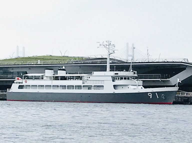 ASY-91 はしだて（横浜港 大さん橋埠頭）の写真