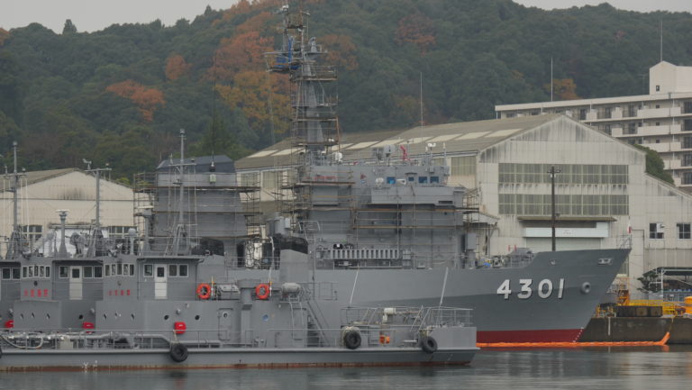 AMS-4301 ひうち（舞鶴港で撮影）