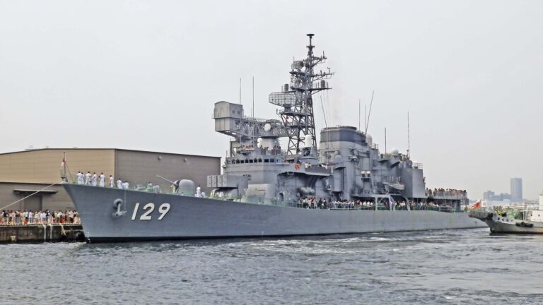 DD-129 やまゆき（横浜港 新港ふ頭）の写真