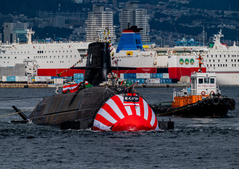 SS-514 はくげい（神戸港）