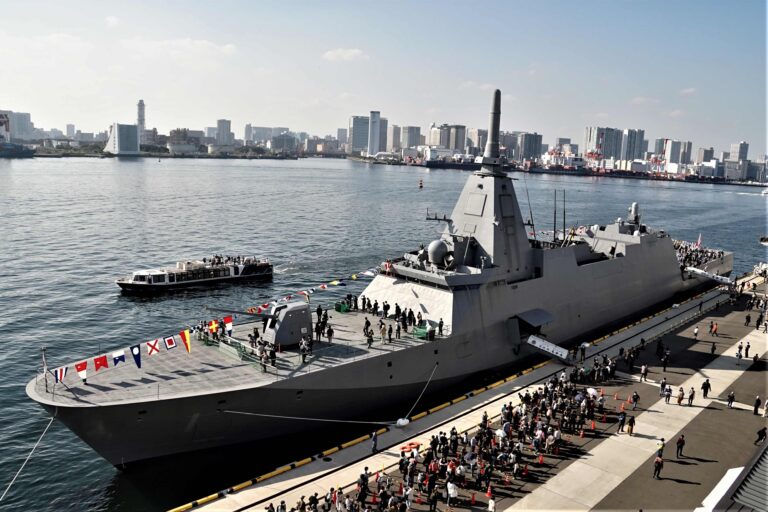 FFM-1 もがみ（東京港 東京国際クルーズふ頭で撮影）