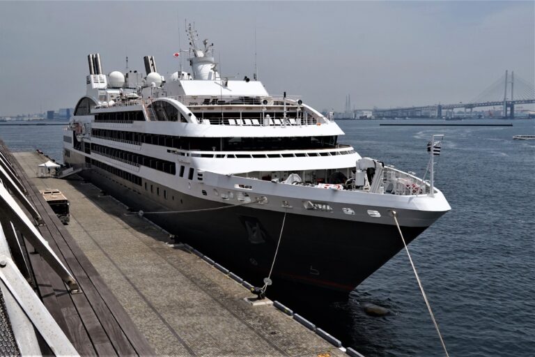 ロストラル（横浜港 大さん橋埠頭）の写真