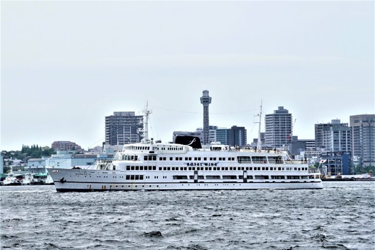 ロイヤルウイング（横浜港）の写真