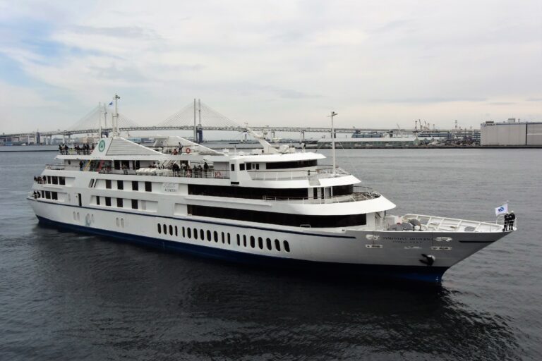 シンフォニーモデルナ（横浜港 大さん橋埠頭）の写真
