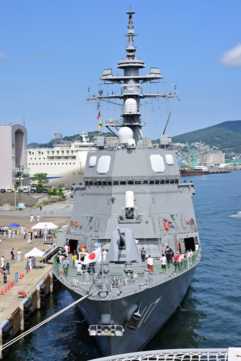 DD-117 すずつき（小樽港 勝納ふ頭で撮影）