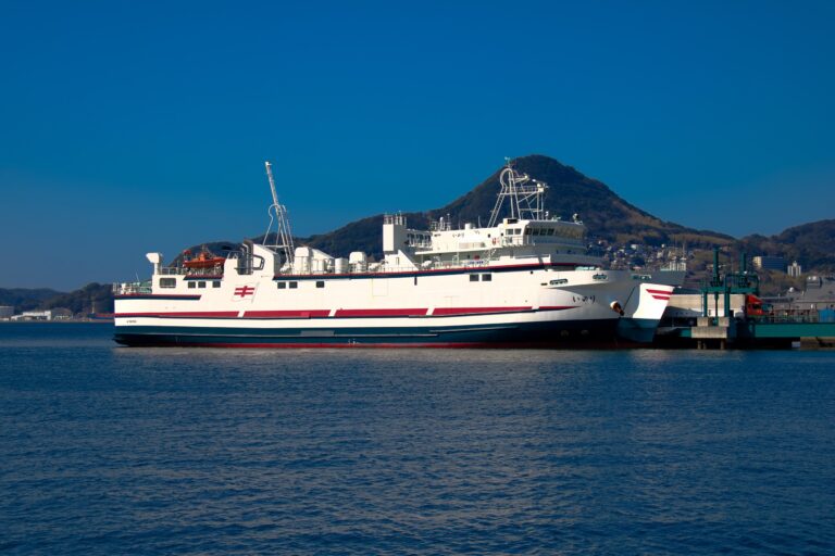 船舶（佐世保港）
