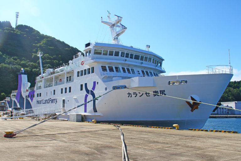 カランセ奥尻（奥尻港で撮影）