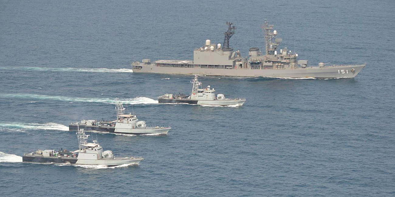護衛艦「あさぎり」、クアンタン港周辺海域でマレーシア海軍と親善訓練