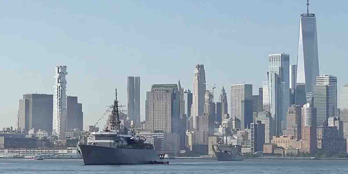 練習艦かしま、NYでアメリカ建国250周年 国際観艦式に参加 米海軍大学長が乗艦し海自幹部候補生への講演も実施