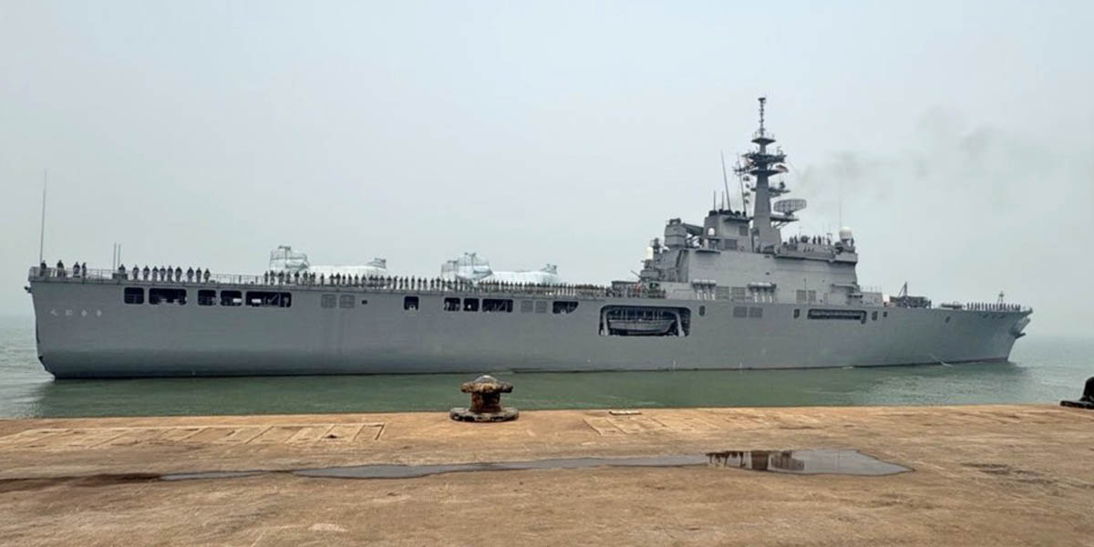 輸送艦「くにさき」、インドネシアでの山林火災支援を終了しキジン港を出港　CH-47が延べ56回、約280トンを放水し帰国へ